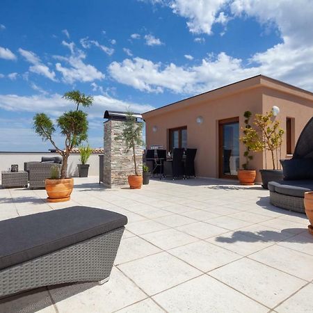 Luxury Apartment With Private Rooftop Terrace Póla Kültér fotó