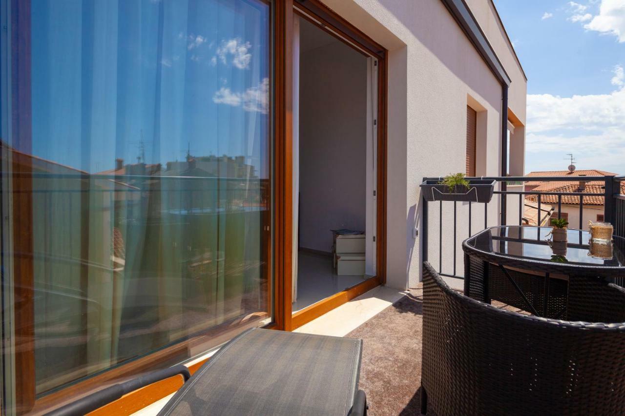 Luxury Apartment With Private Rooftop Terrace Póla Kültér fotó