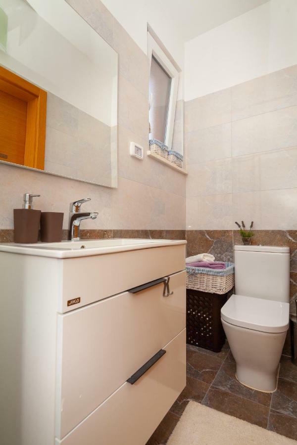 Luxury Apartment With Private Rooftop Terrace Póla Kültér fotó